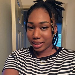 Meet your Posher, Shea